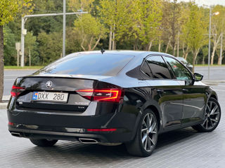 Skoda Superb foto 2