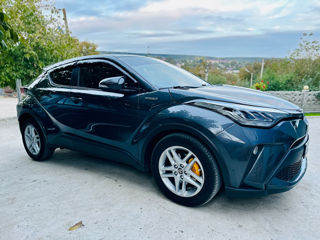 Toyota C-HR foto 2