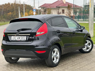 Ford Fiesta foto 4