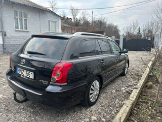 Toyota Avensis foto 6