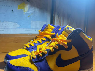 Nike dunk high lakers