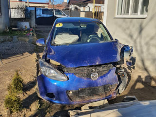 Mazda 2 foto 2