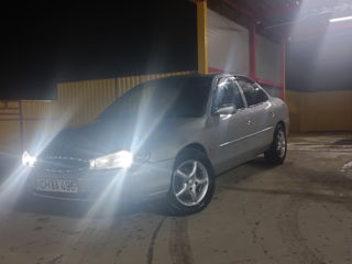 Ford Mondeo foto 7