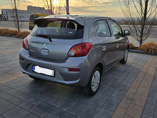 Mitsubishi Mirage foto 3