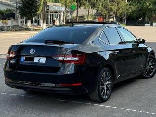 Skoda Superb foto 2