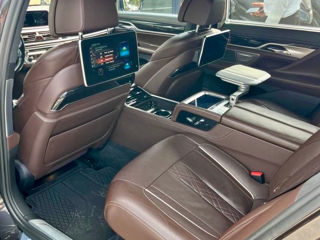 BMW 7 Series foto 8