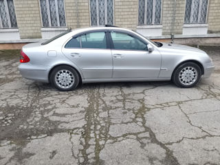 Mercedes E-Class foto 6