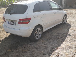 Mercedes B Class foto 2