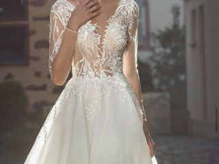 Rochie de mireasa cu trena. foto 3