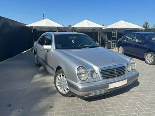 Mercedes E-Class foto 3