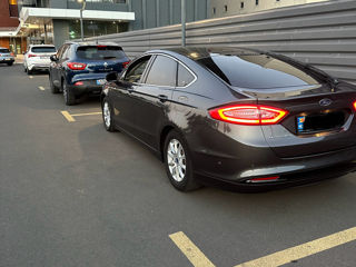 Ford Mondeo foto 2