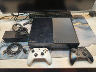 Xbox one   512 гб, 2 геймпада  + помощь с покупкой игр foto 2