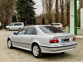 BMW 5 Series foto 4