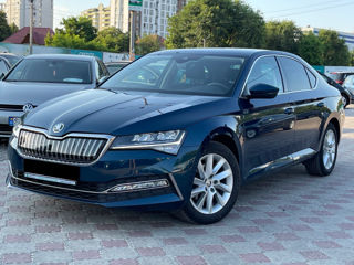 Skoda Superb foto 1