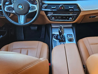 BMW 5 Series Touring foto 8