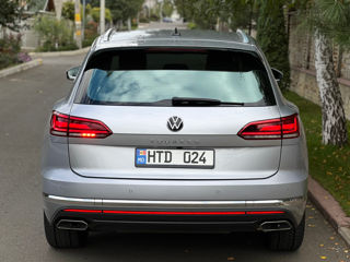 Volkswagen Touareg foto 2