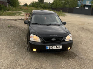 KIA Carens foto 2