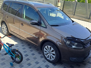 Volkswagen Touran фото 2