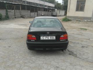 Toyota Avensis foto 4