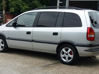 Opel Zafira foto 2