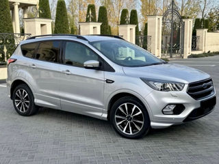 Ford Kuga foto 2