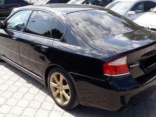 Subaru Legacy foto 2