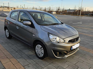 Mitsubishi Mirage foto 2