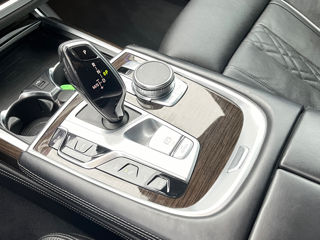 BMW 7 Series foto 10