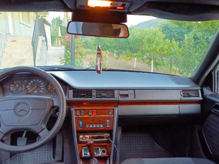 Mercedes Series (W124) foto 5