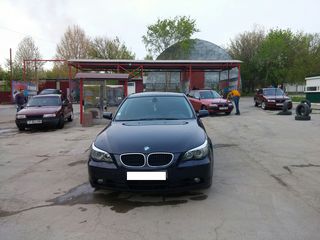 BMW 5 Series foto 3