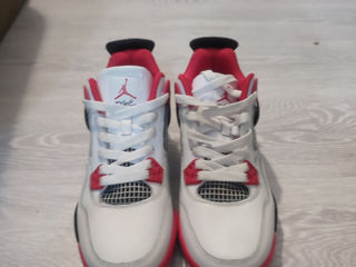 Vând papuci jordan4 red of withe