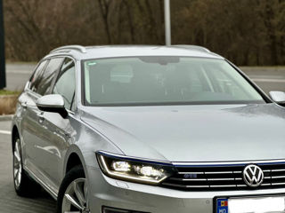 Volkswagen Passat foto 3