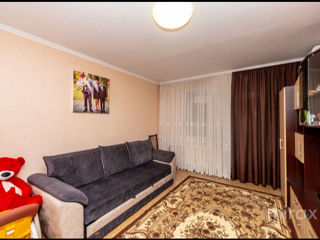 Apartament cu 2 camere, 52 m², Buiucani, Chișinău foto 3