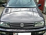 Volkswagen Vento foto 1