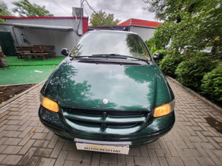 Chrysler Voyager foto 2