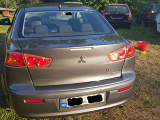 Mitsubishi Lancer foto 4