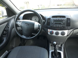 Hyundai Elantra foto 5