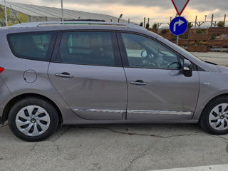 Renault Grand Scenic foto 2