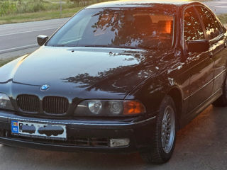 BMW 5 Series foto 8