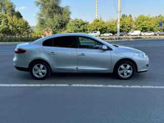 Renault Fluence foto 1