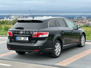 Toyota Avensis foto 4