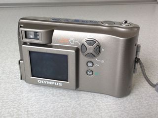 Цифровой фотоаппарат Olympus C-300 Zoom Digital Camera. foto 3