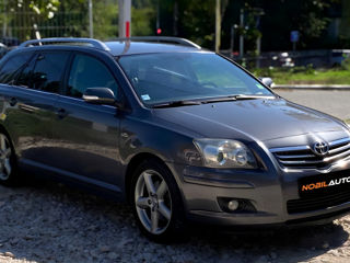 Toyota Avensis foto 2