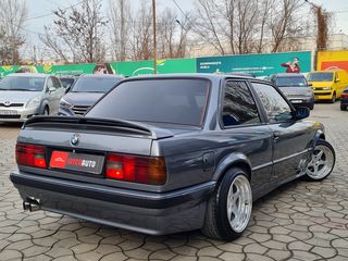 BMW 3 Series foto 4