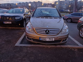 Mercedes B-Class foto 2