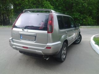 Nissan X-Trail foto 2