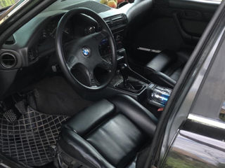 BMW 5 Series foto 7