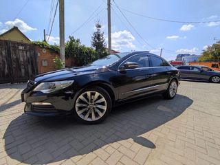 Volkswagen Passat CC foto 2