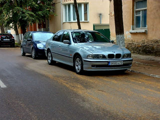 BMW 5 Series foto 2