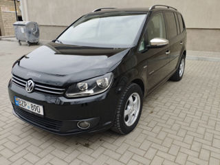 Volkswagen Touran foto 2